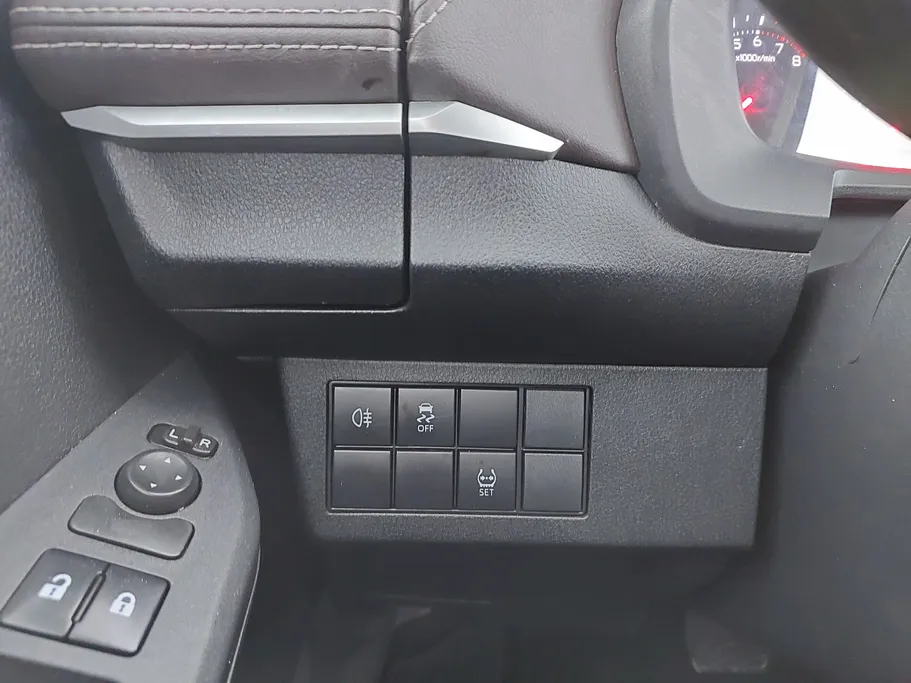 2023 Toyota Yaris  Y 