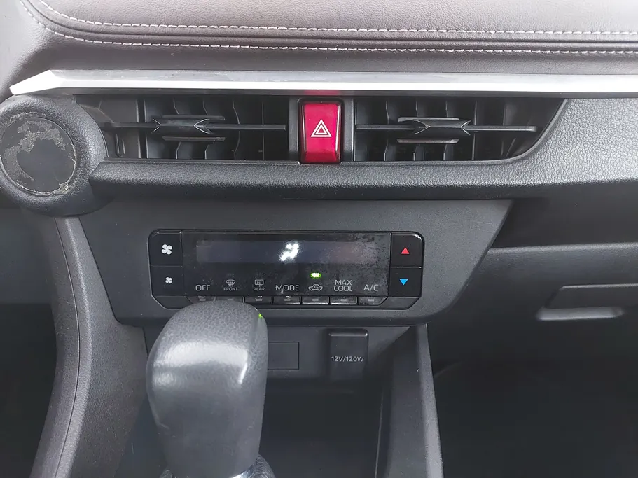 2023 Toyota Yaris  Y 