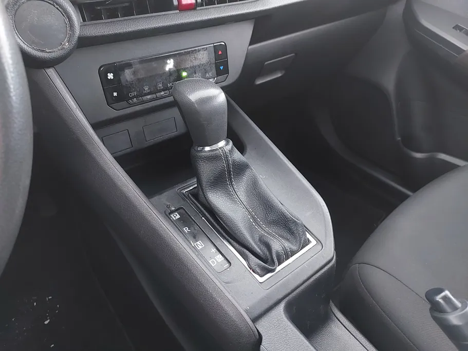 2023 Toyota Yaris  Y 