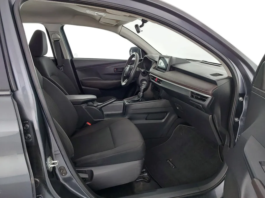 2023 Toyota Yaris  Y 