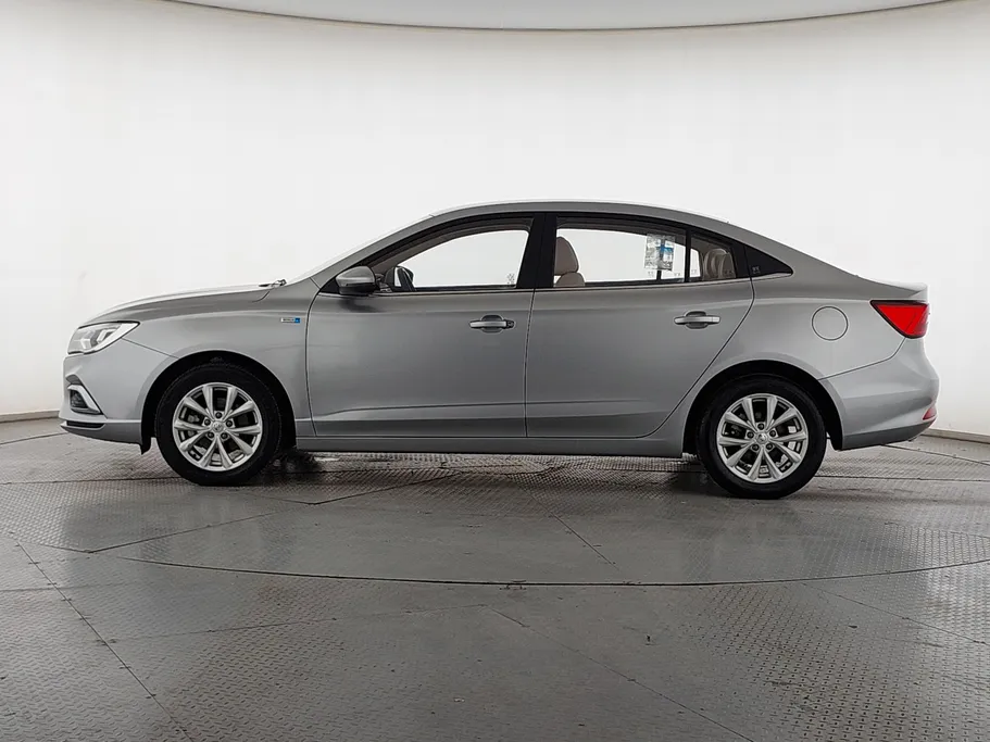 2023 MG 5 COM 