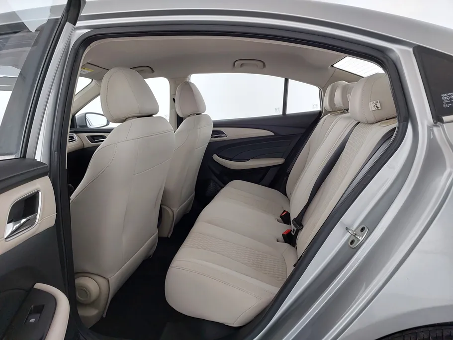 2023 MG 5 COM 