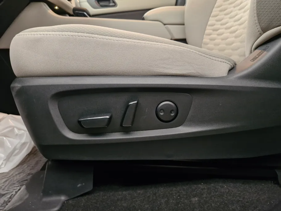 2023 Nissan Pathfinder S 