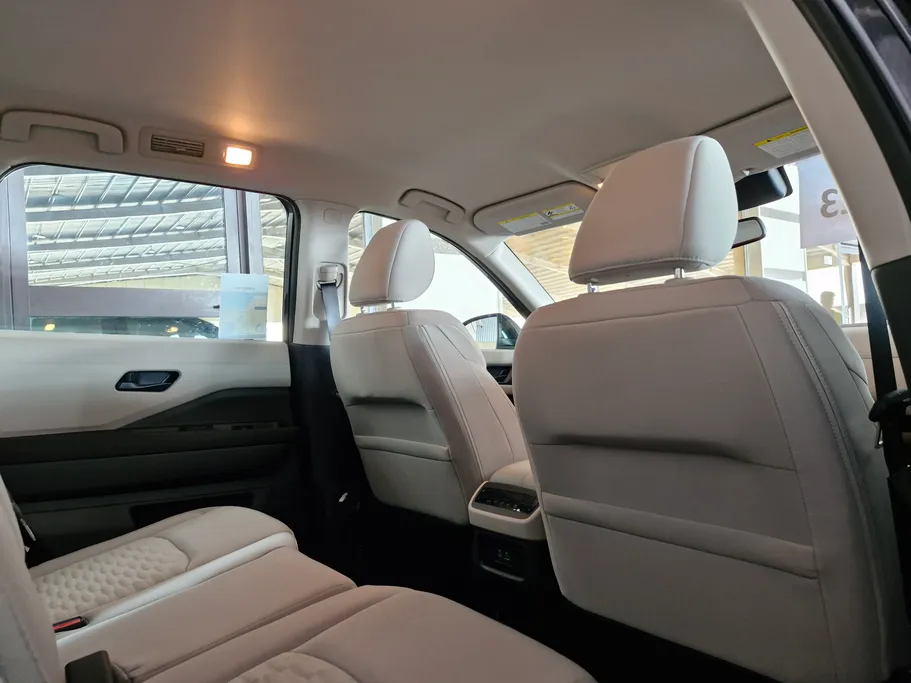 2023 Nissan Pathfinder S 