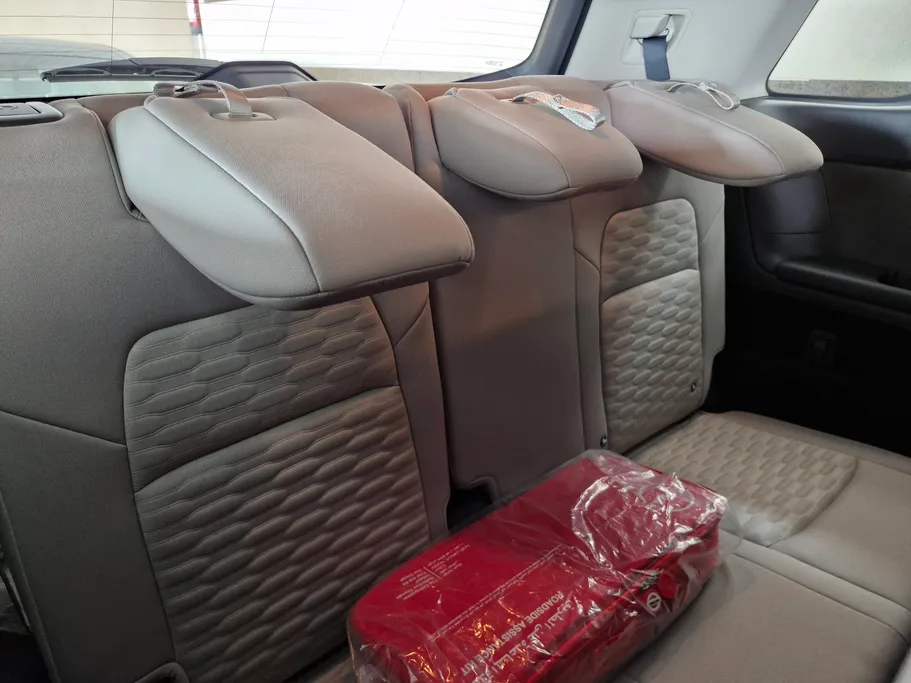 2023 Nissan Pathfinder S 