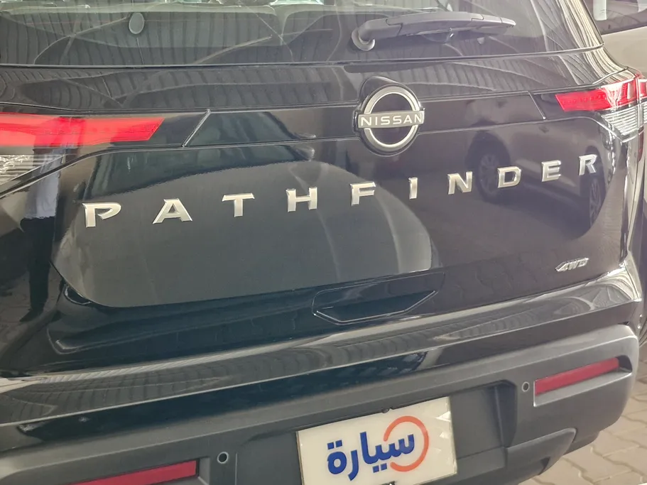 2023 Nissan Pathfinder S 