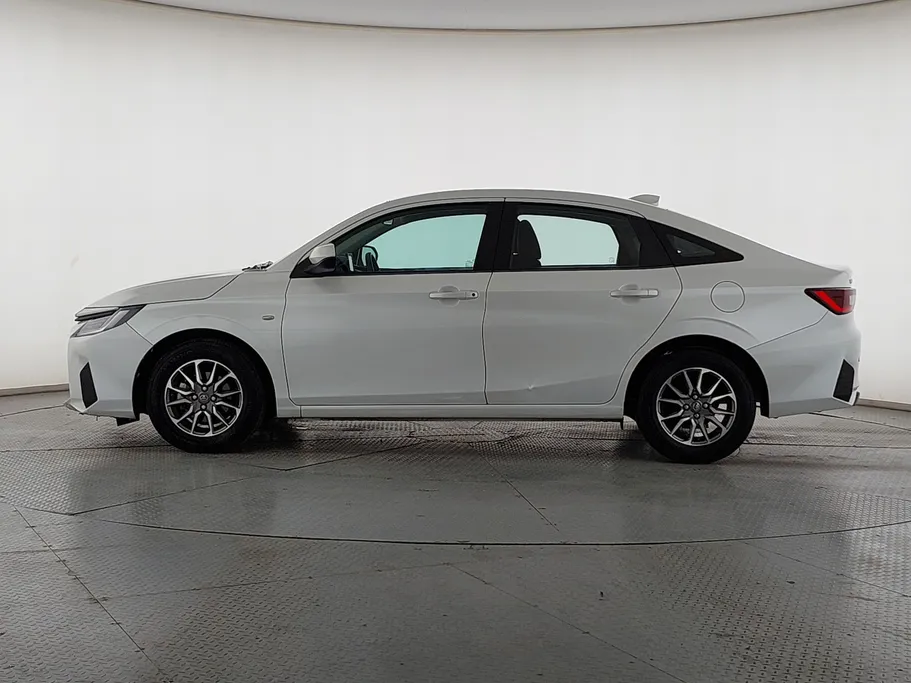 2023 Toyota Yaris  Y 
