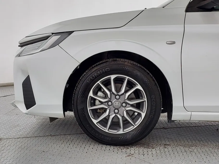 2023 Toyota Yaris  Y 