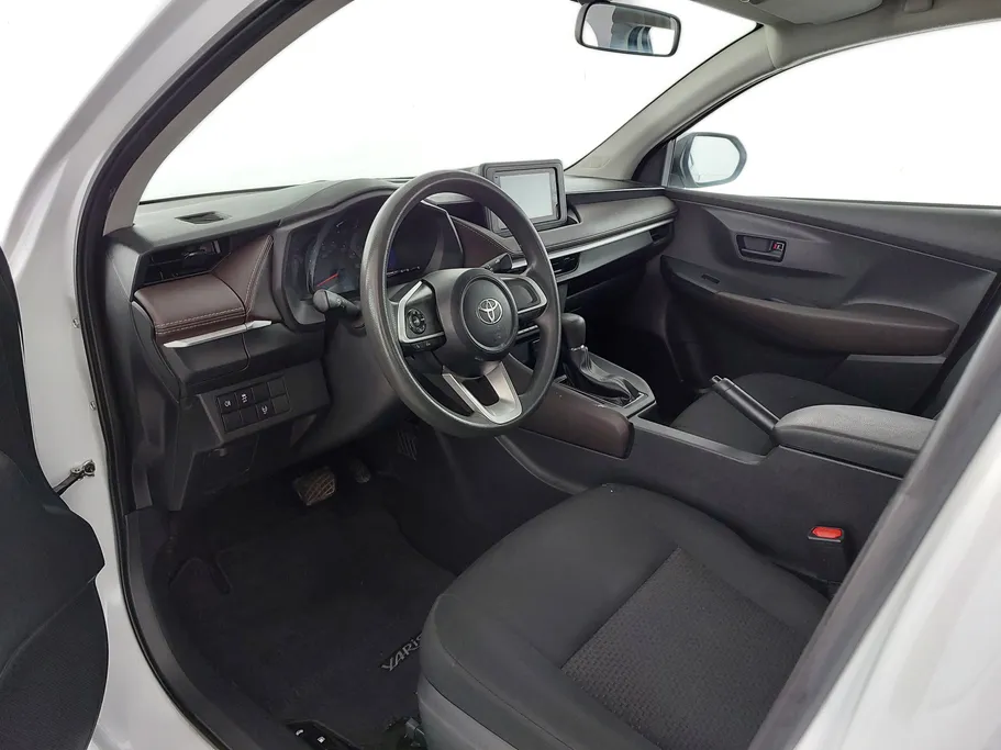 2023 Toyota Yaris  Y 