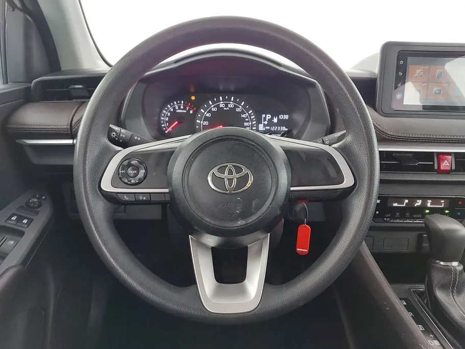 2023 Toyota Yaris  Y 
