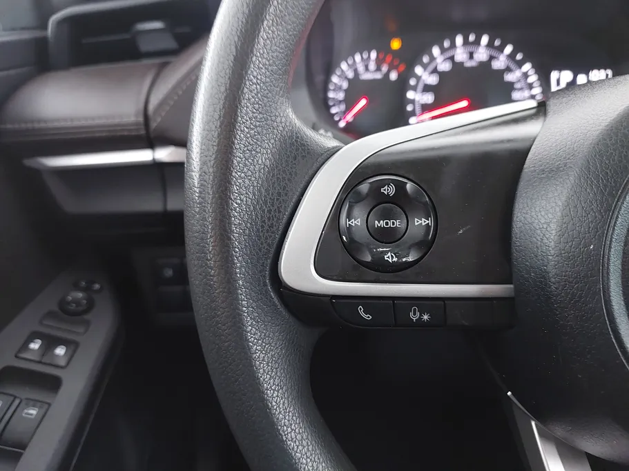2023 Toyota Yaris  Y 