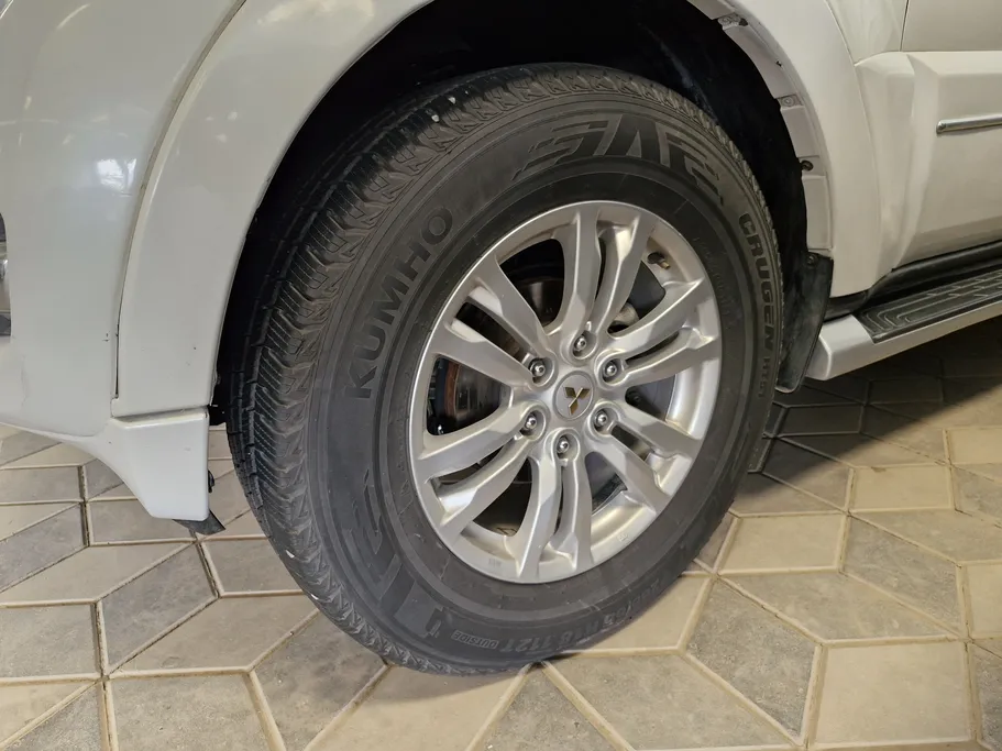 2022 Mitsubishi Pajero GLS 5Doors 