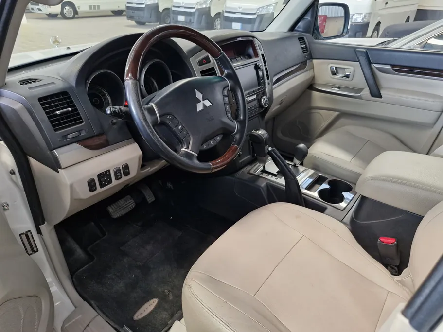 2022 Mitsubishi Pajero GLS 5Doors 