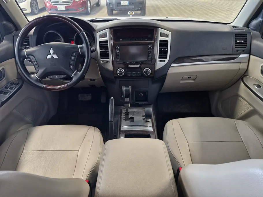 2022 Mitsubishi Pajero GLS 5Doors 