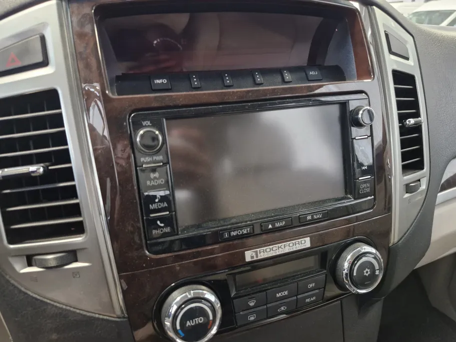 2022 Mitsubishi Pajero GLS 5Doors 