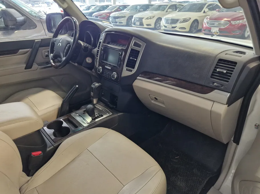 2022 Mitsubishi Pajero GLS 5Doors 