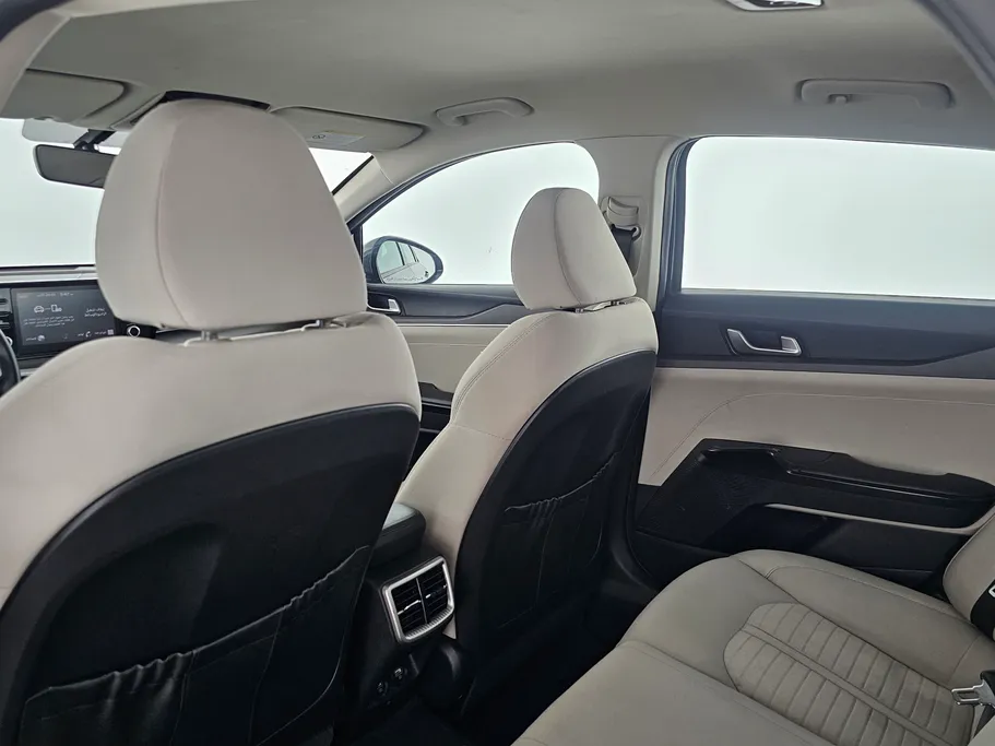2023 Kia K5 LX 