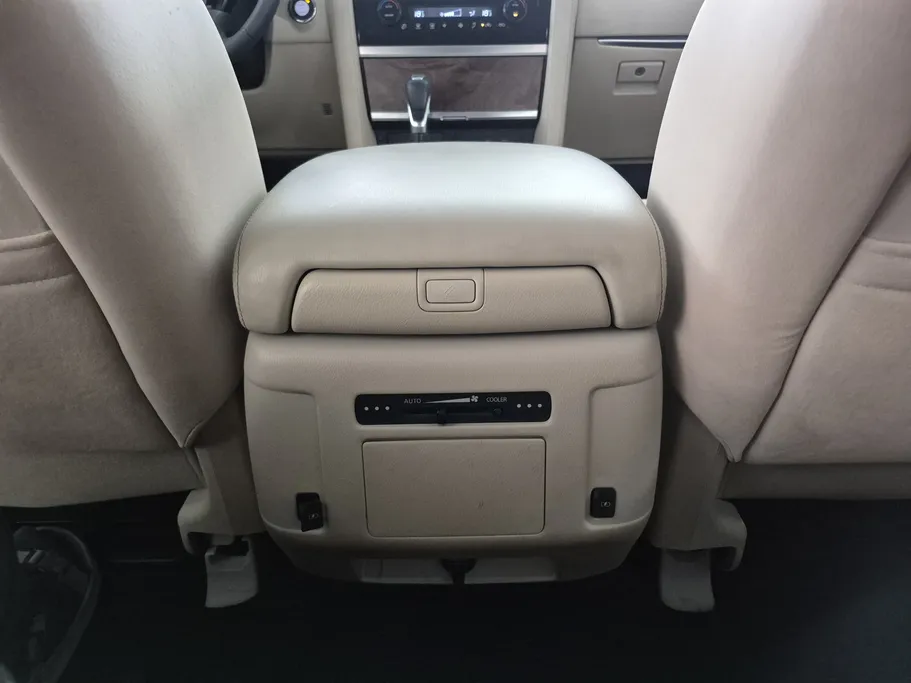 2023 Nissan Patrol SE 