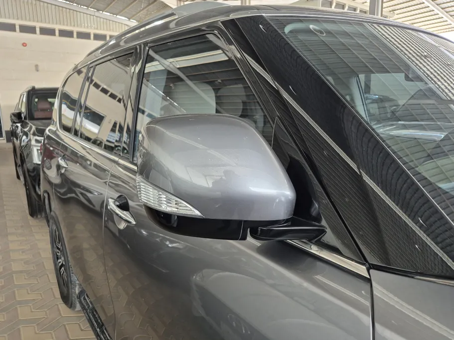 2023 Nissan Patrol SE 