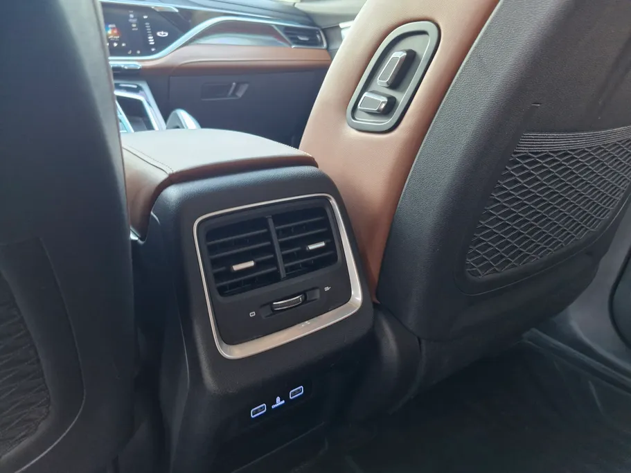 جيلي ازكارا FULL OPTION GF 2023 