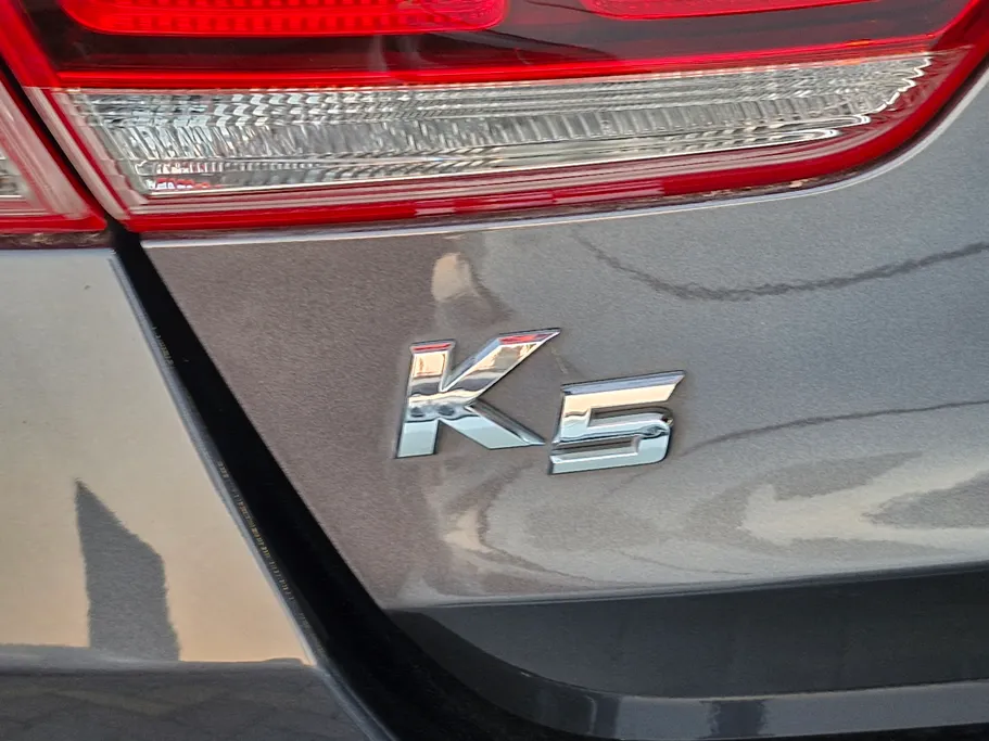 2020 Kia K5 LX 