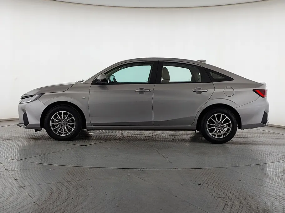 2023 Toyota Yaris  Y 