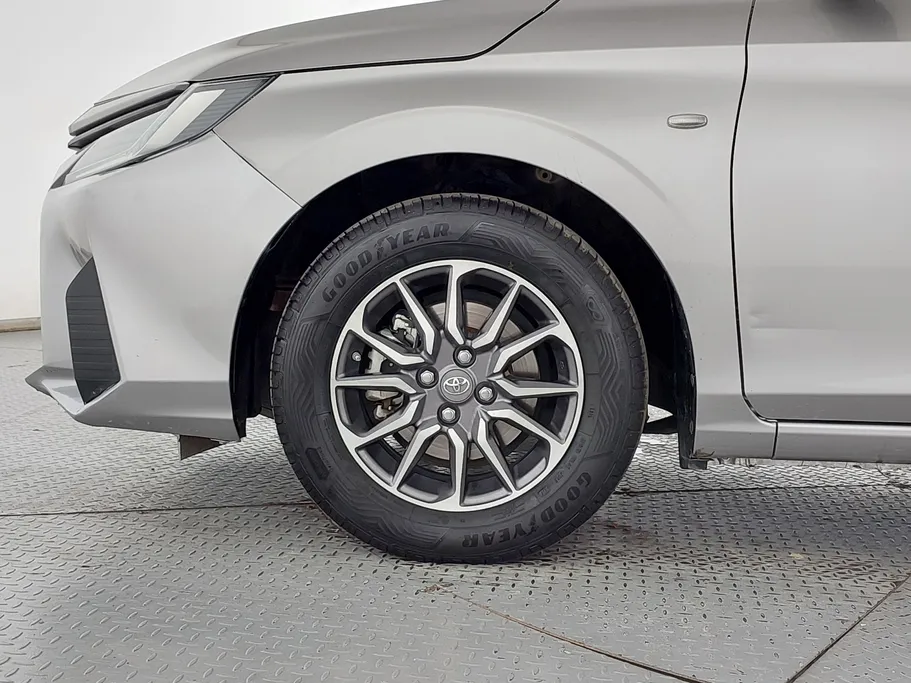 2023 Toyota Yaris  Y 