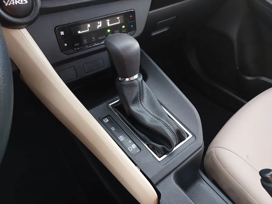 2023 Toyota Yaris  Y 