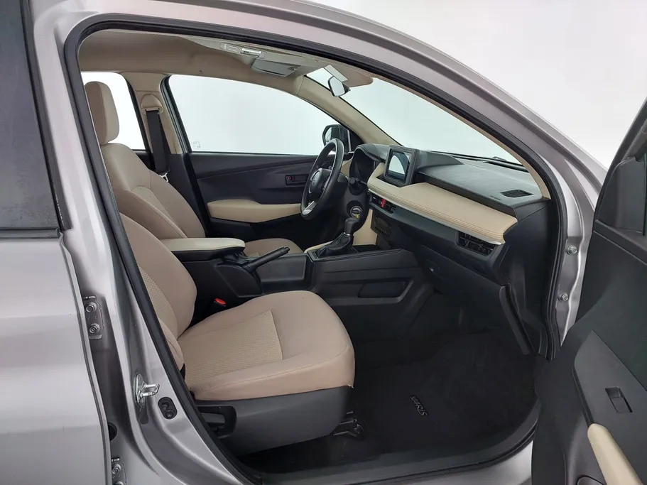 2023 Toyota Yaris  Y 