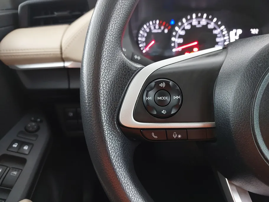 2023 Toyota Yaris  Y 
