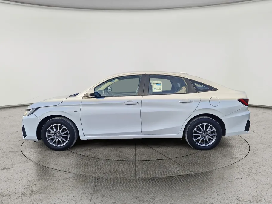 2024 Toyota Yaris  Y 