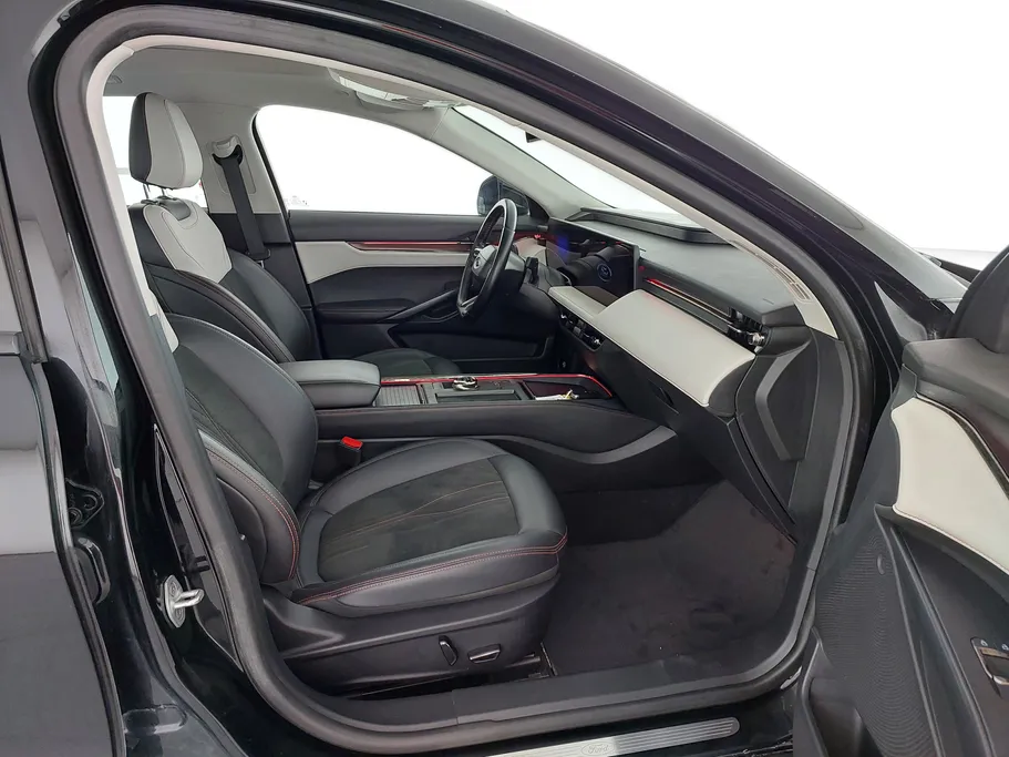 2023 Ford Taurus Titanium 