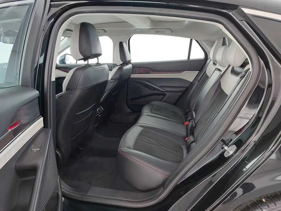 2023 Ford Taurus Titanium 
