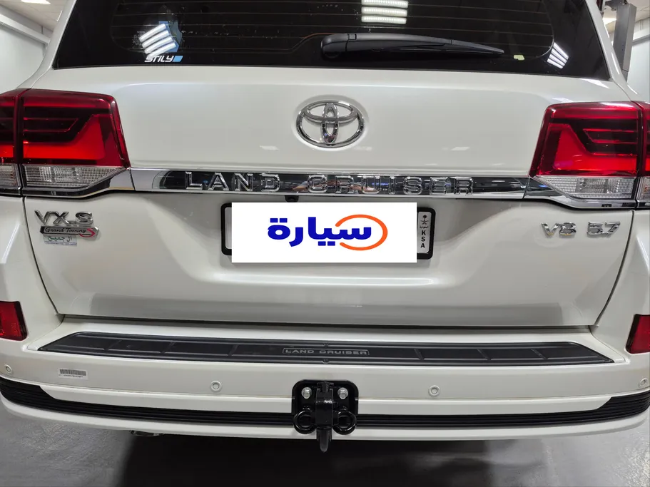 تويوتا لاندكروزر VXS 2020 