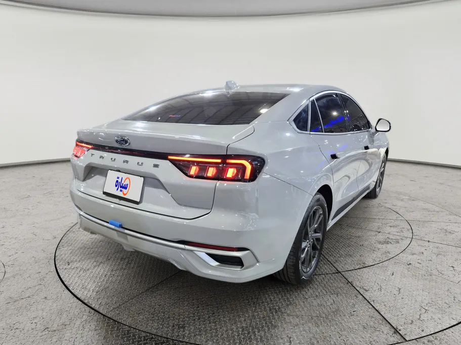 2025 Ford Taurus Ambiente 