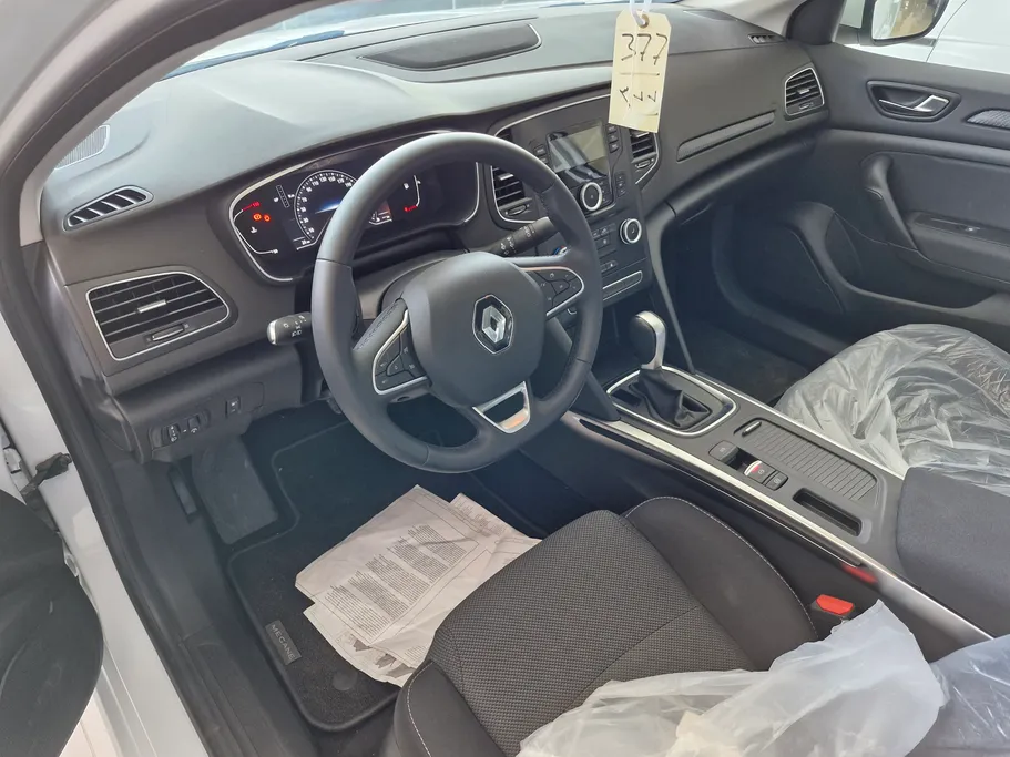 رينو ميجان E 2024 