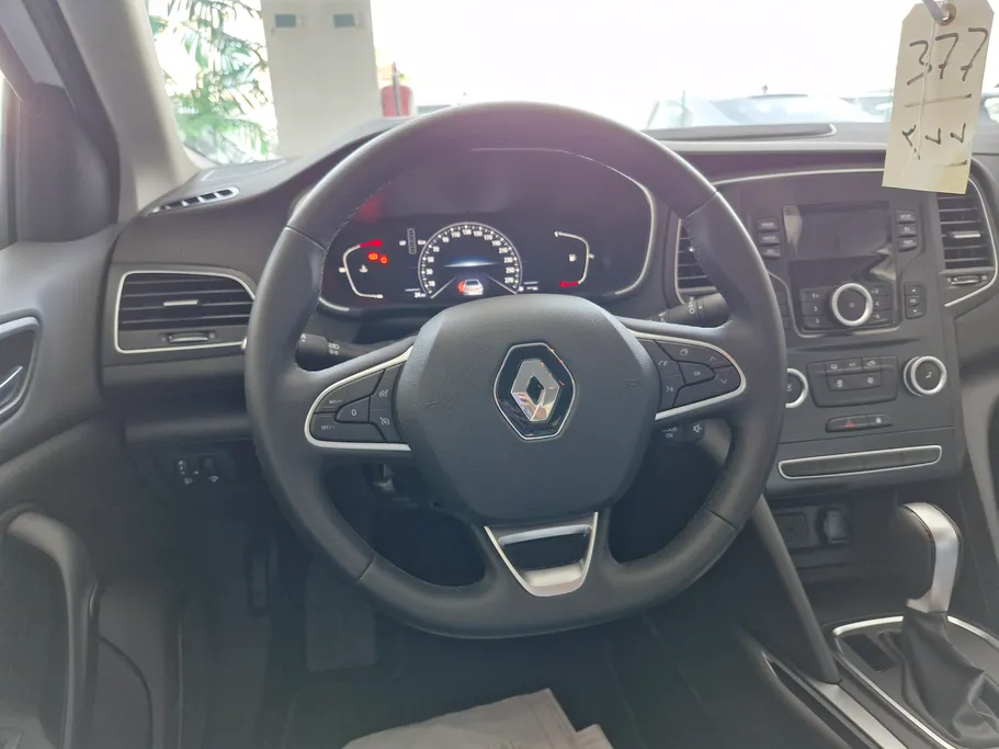 رينو ميجان E 2024 