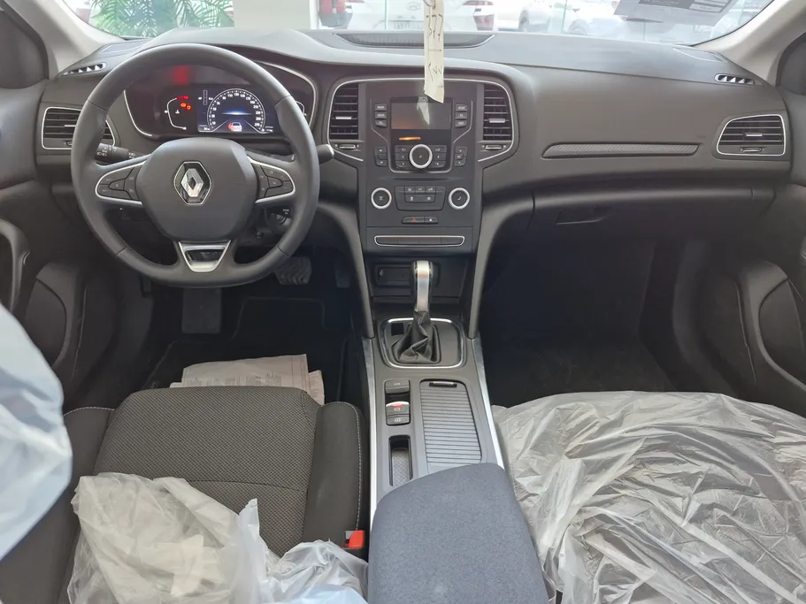 رينو ميجان E 2024 