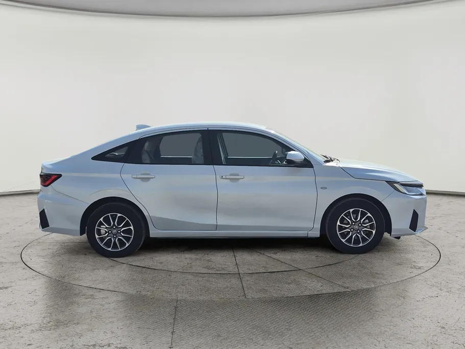 2024 Toyota Yaris  Y 