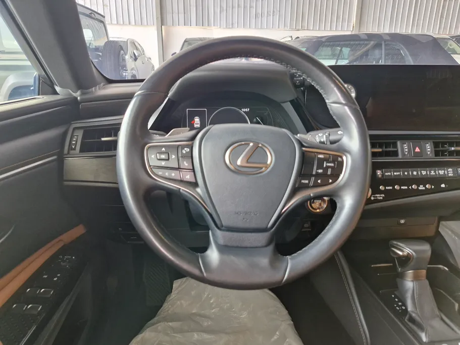 2023 Lexus ES 300 AH Hybrid  