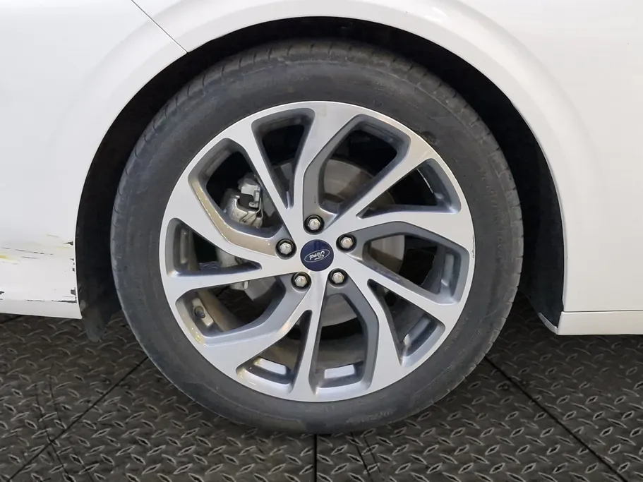 2023 Ford Taurus Titanium 