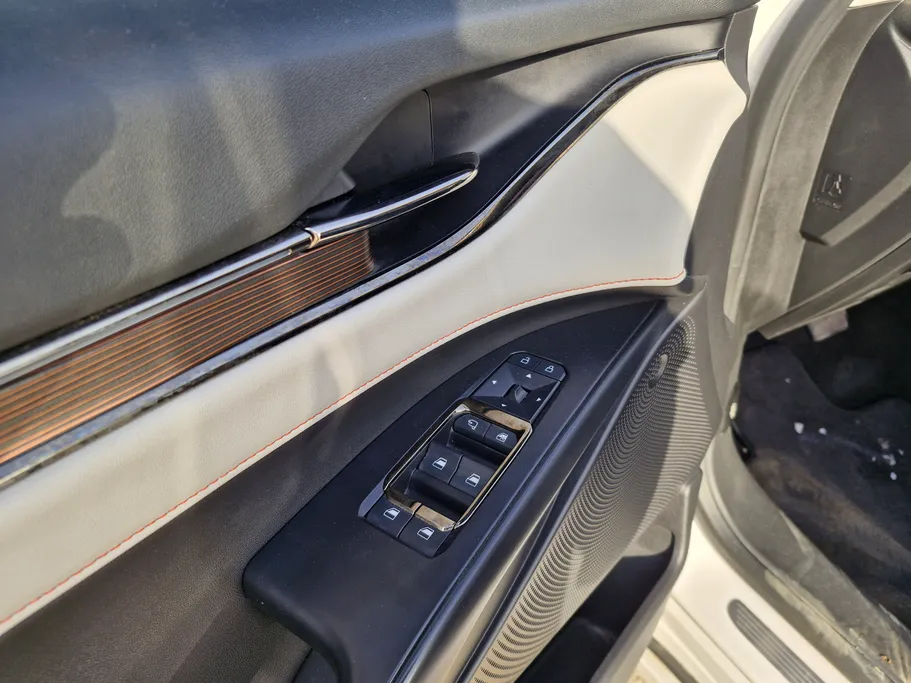2023 Ford Taurus Titanium