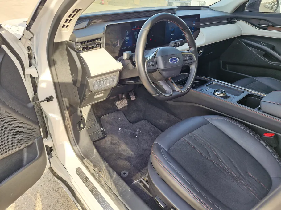 2023 Ford Taurus Titanium