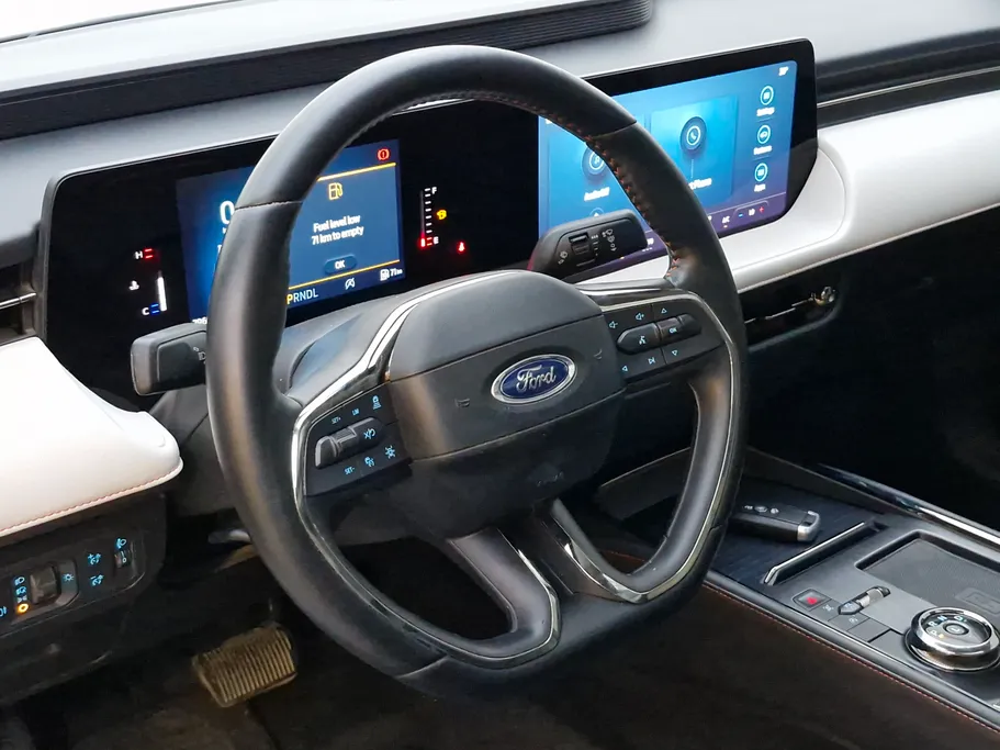 2023 Ford Taurus Titanium 