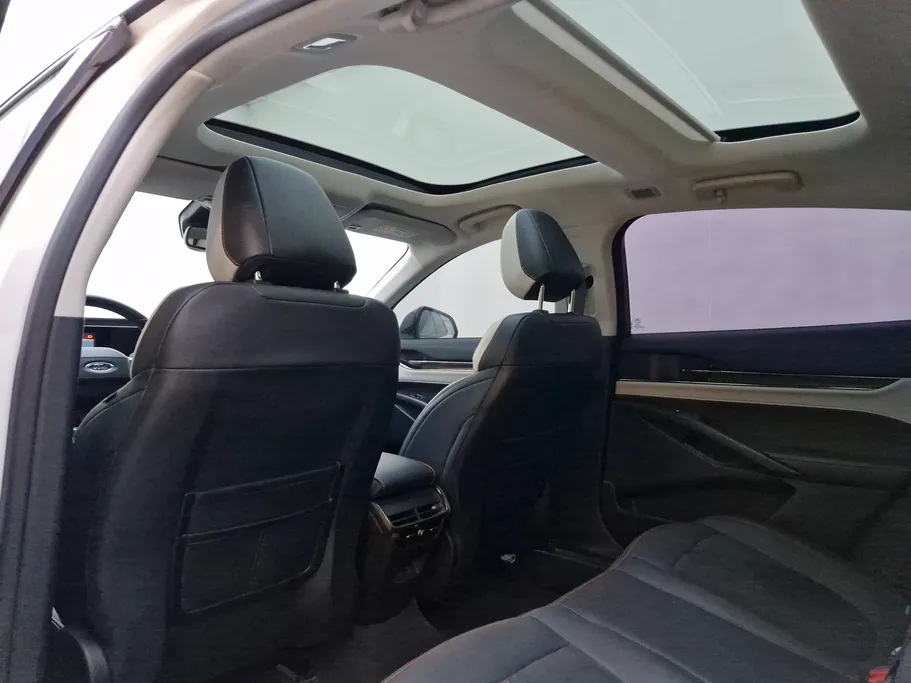 2023 Ford Taurus Titanium 