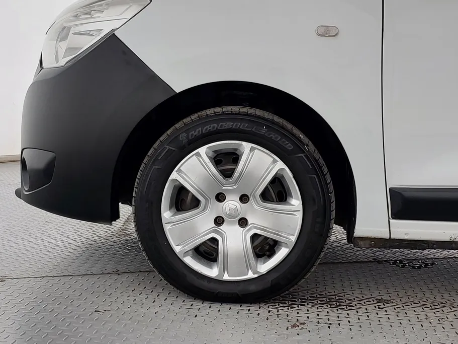 2021 Renault Docker Van بضاعة 