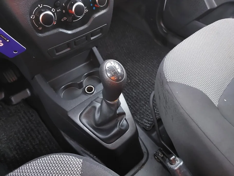 2021 Renault Docker Van بضاعة 