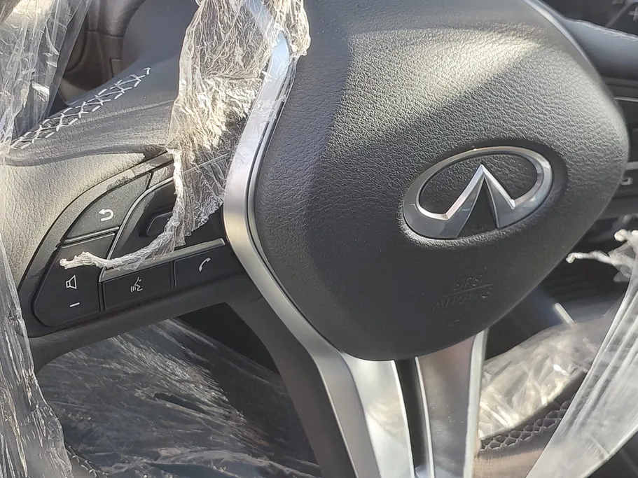 انفنتي QX50 لوكس 2022 