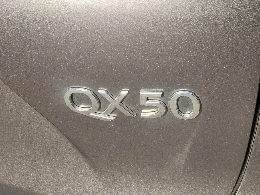 انفنتي QX50 لوكس 2022 