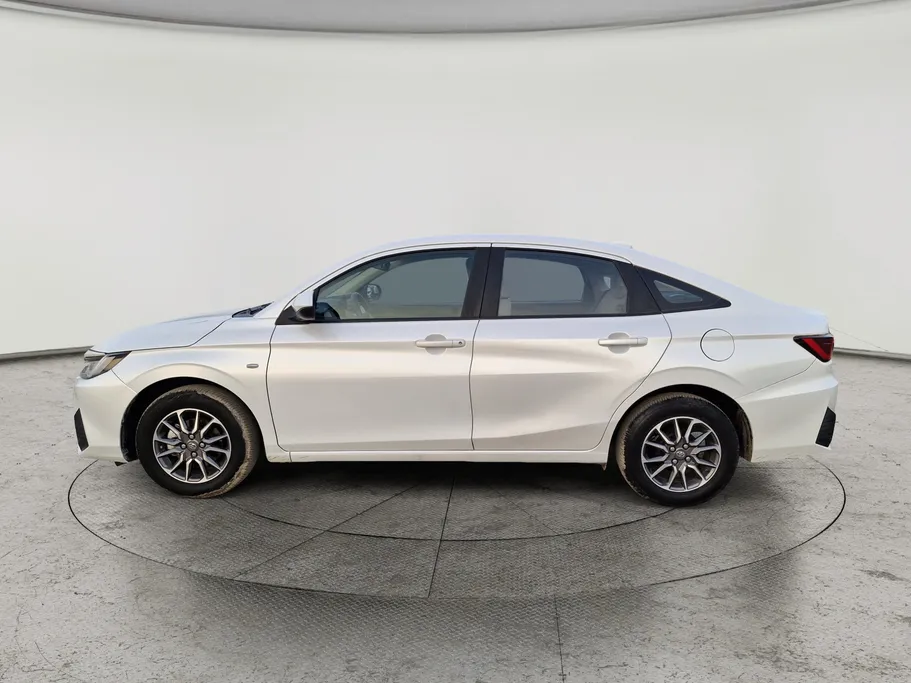 تويوتا يارس Y 2023 